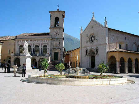 Norcia piazza